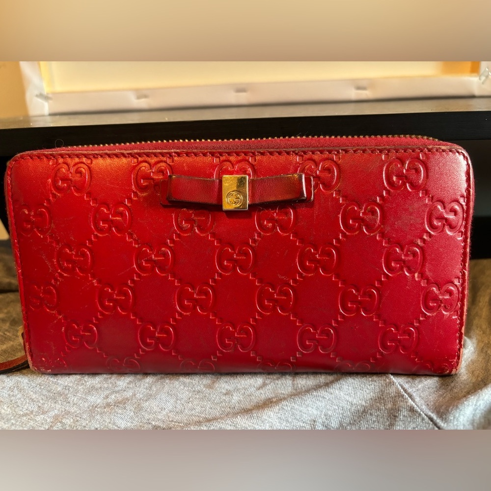 Gucci Microguccissima Bow Zip Around Wallet